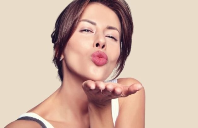 Needleless Lip Filler