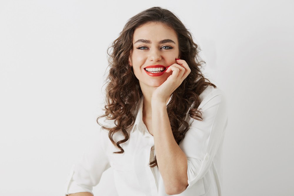 Hollywood Smile vs Dental Veneers: What’s the Difference? – Lakeshore Aesthetic & Wellness Center, Dubai Hollywood Smile in Dubai before and after smile makeover results